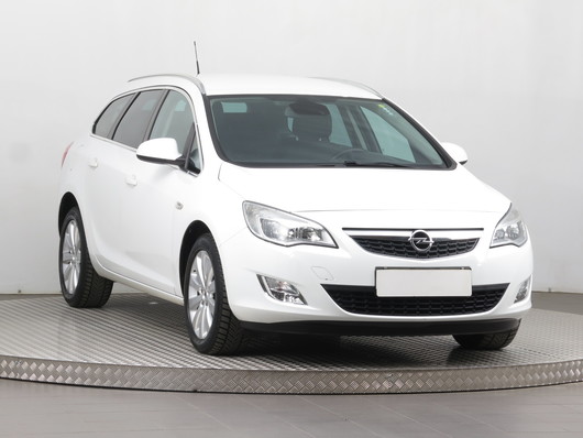 Opel Astra 1.7 CDTi 92 kW rok 2012