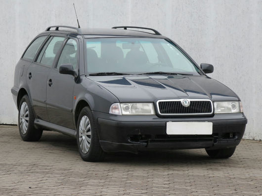 Škoda Octavia 1.6 i 75 kW rok 2000