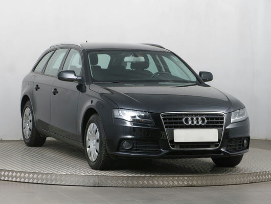 Audi A4 2.0 TDI 88 kW rok 2011