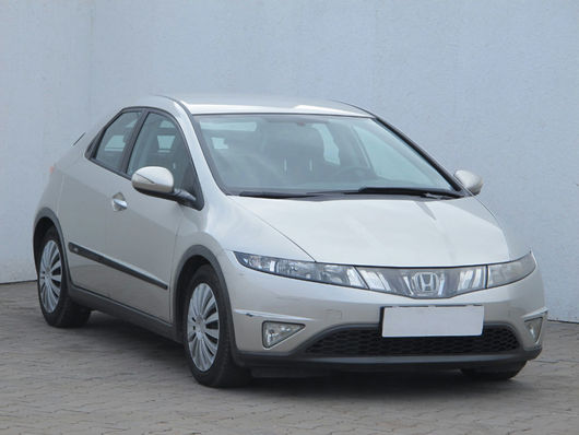 Honda Civic 1.8 103 kW rok 2006