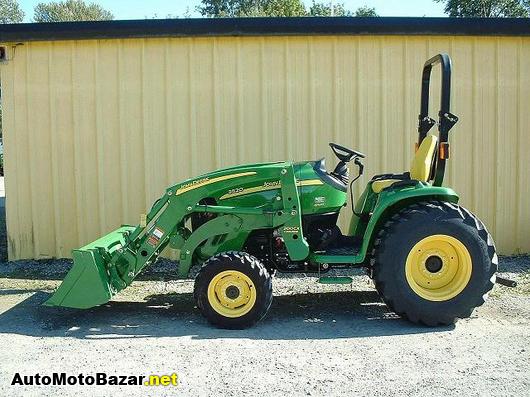 JOHN DEERE 3520 traktor