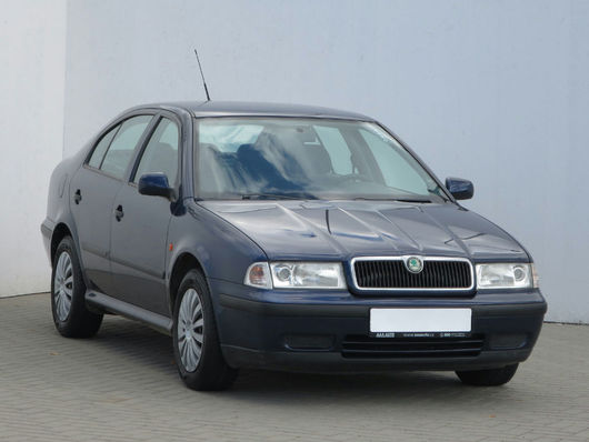 Škoda Octavia 1.6 i 74 kW rok 1999