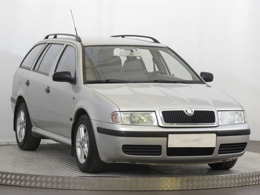 Škoda Octavia 1.6 i 74 kW rok 2001