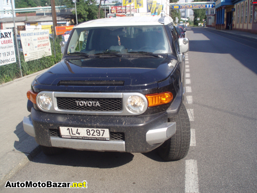 TOYOTA FJ CRUISER