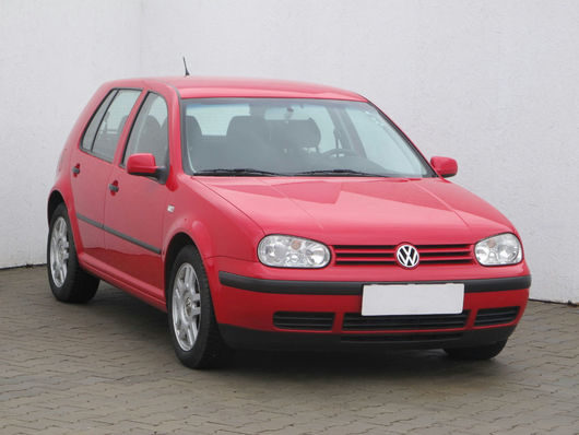 VW Golf 1.6 16V 77 kW rok 2001
