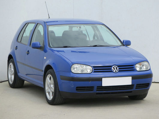 VW Golf 1.6 16V 77 kW rok 2001