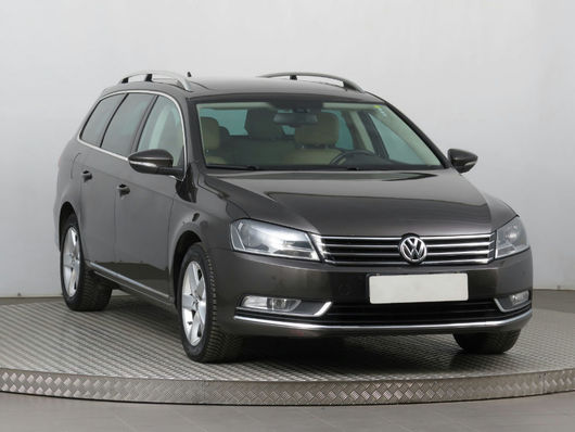 VW Passat 1.6 TDi 77 kW rok 2012